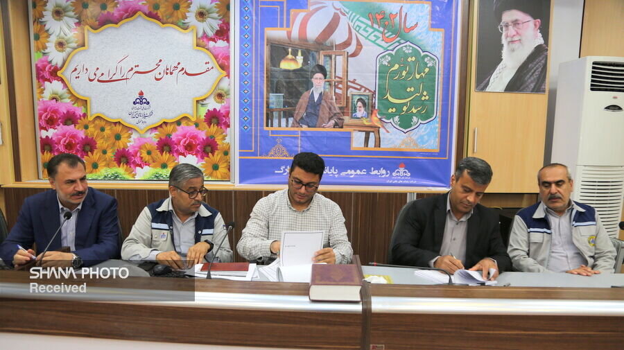 قرارداد تردد کشتی مسافربری در مسیر بوشهر - خارک عملیاتی شد قرارداد تردد کشتی مسافربری در مسیر بوشهر - خارک عملیاتی شد