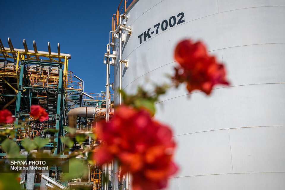 صنعت پتروشیمی بر مدار مهار تورم و رشد تولید در ۱۴۰۲ صنعت پتروشیمی بر مدار مهار تورم و رشد تولید در ۱۴۰۲