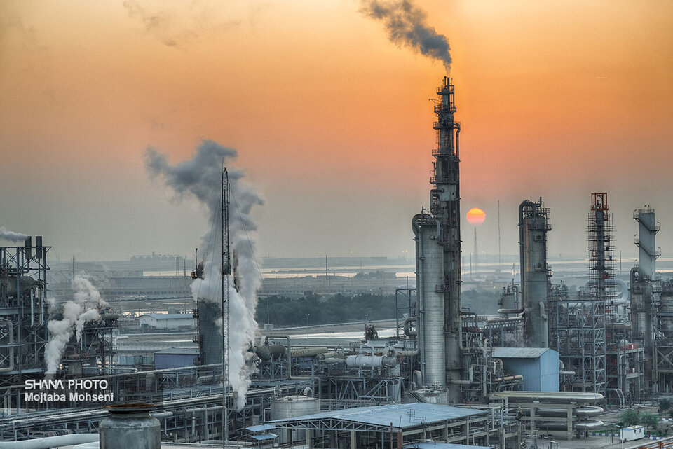 افزایش قدرت چانهزنی در میدان دیپلماسی با توسعه صنعت پتروشیمی افزایش قدرت چانهزنی در میدان دیپلماسی با توسعه صنعت پتروشیمی