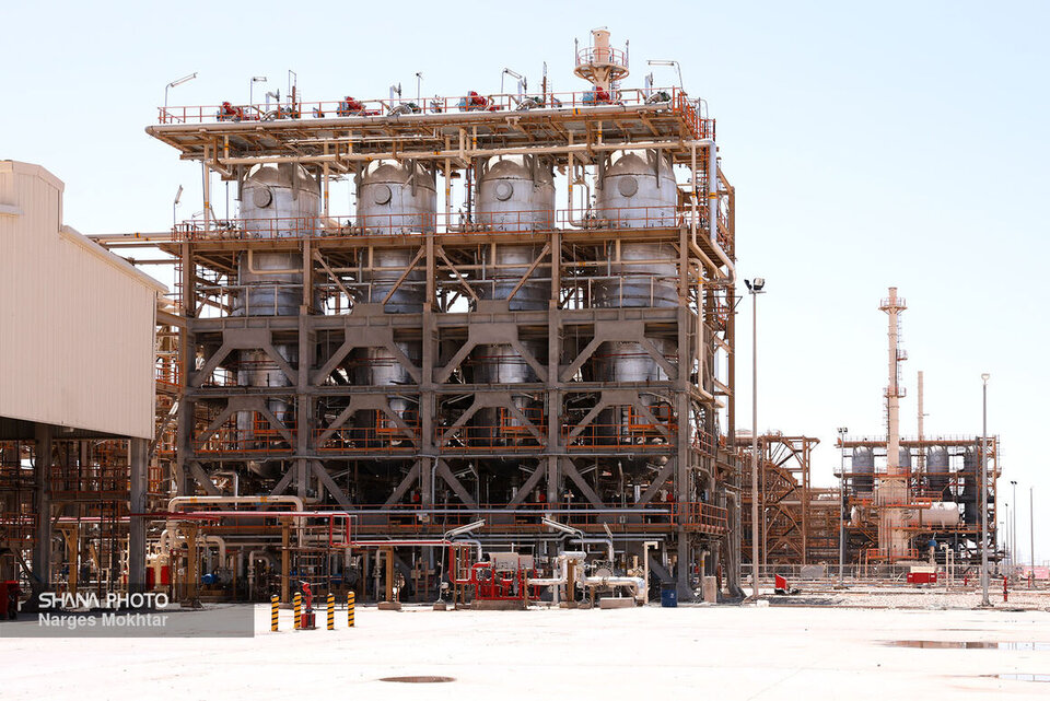 Raeisi inaugurates first phase of NGL 3200 plant Raeisi inaugurates first phase of NGL 3200 plant