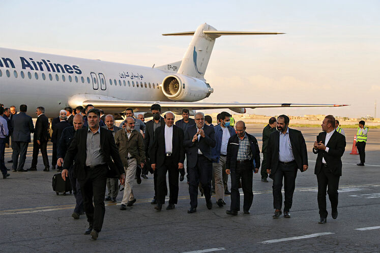 ورود جواد اوجی، وزیر نفت به فرودگاه بینالمللی اهواز