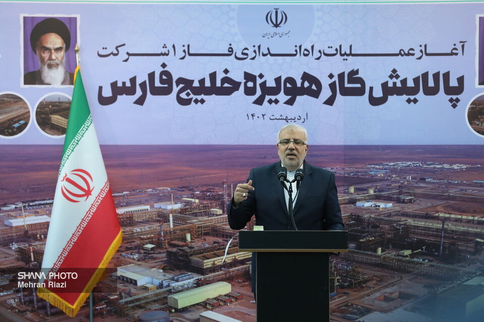 ۱۵ میلیارد دلار پروژه نفتی در سال ۱۴۰۲ به بهرهبرداری میرسد/ معادل یک فاز پارس جنوبی به ظرفیت گاز غنی کشور افزوده شد ۱۵ میلیارد دلار پروژه نفتی در سال ۱۴۰۲ به بهرهبرداری میرسد/ معادل یک فاز پارس جنوبی به ظرفیت گاز غنی کشور افزوده شد