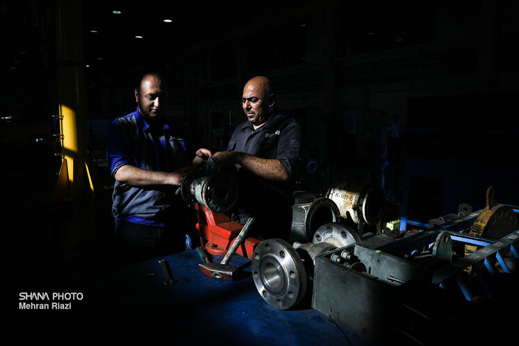 کارگران شاغل در صنعت نفت ایران