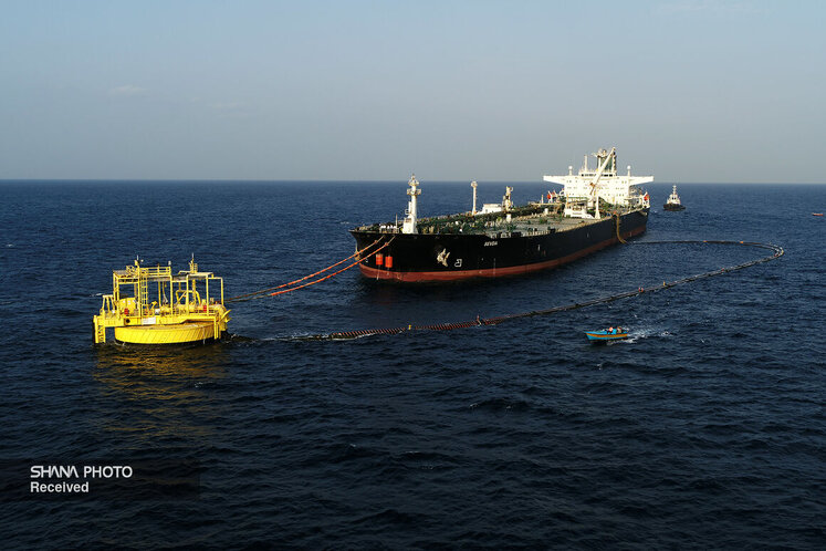 بارگیری نخستین محموله میعانات گازی بزرگترین گوی شناور پارس جنوبی