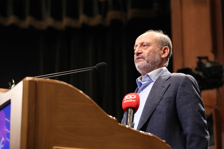 سیدعلیرضا میرمحمد صادقی، عضو هیئت مدیره و معاون بانکی و اعتباری صندوق توسعه ملی ایران