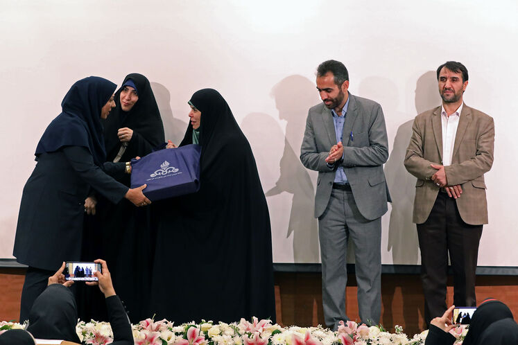 نشست سراسری شبکه مشاوران زنان و خانواده صنعت نفت