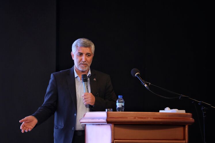 فرهاد احمدی، مديرعامل شركت ملی مهندسی و ساختمان نفت ايران