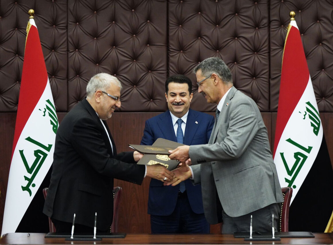 Iran, Iraq oil ministers sign MoU