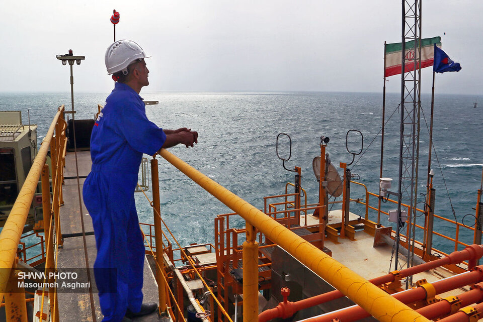 افزایش تولید نفت ایران در خلیج فارس افزایش تولید نفت ایران در خلیج فارس