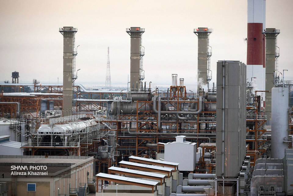 سرمایهگذاران نفت و گاز از تخفیفهای پلکانی در نرخ خوراک بهرهمند میشوند سرمایهگذاران نفت و گاز از تخفیفهای پلکانی در نرخ خوراک بهرهمند میشوند