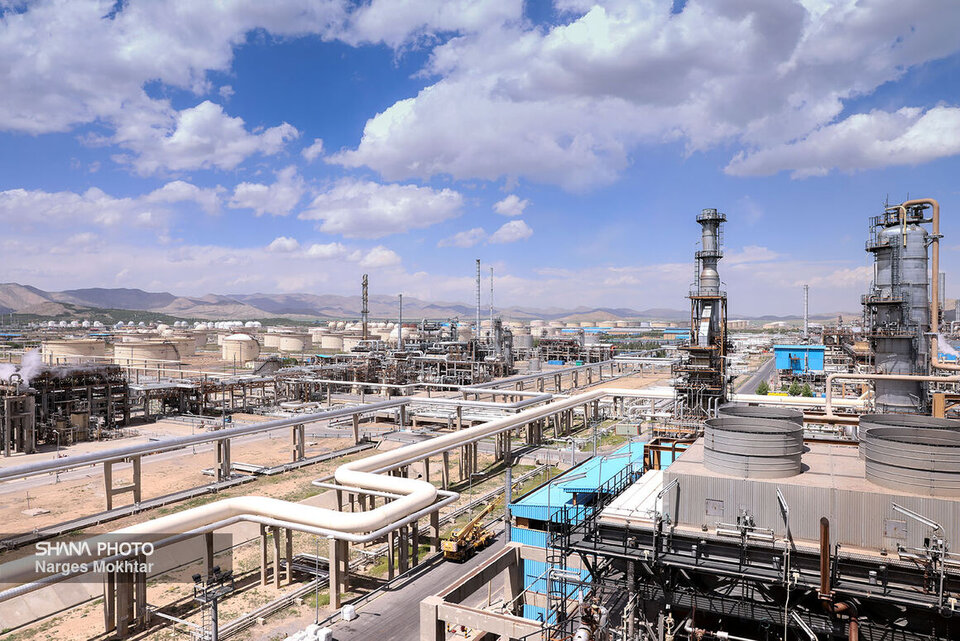 حمایت پالایشگاه امام خمینی (ره) شازند از سازندگان داخلی/ تولید روزانه ۸ میلیون لیتر بنزین با اکتان بالا در پالایشگاه شازند با استفاده از کاتالیست ایرانی حمایت پالایشگاه امام خمینی (ره) شازند از سازندگان داخلی/ تولید روزانه ۸ میلیون لیتر بنزین با اکتان بالا در پالایشگاه شازند با استفاده از کاتالیست ایرانی