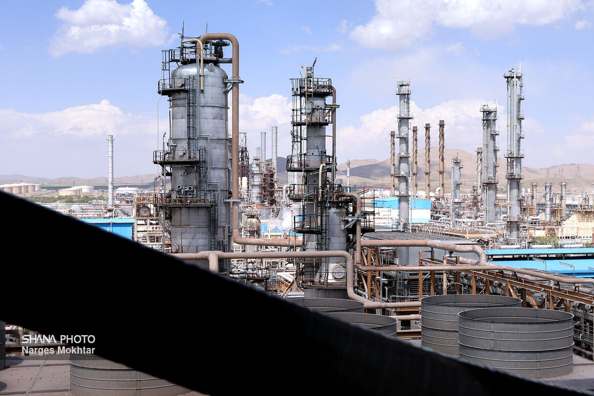 حمایت پالایشگاه امام خمینی (ره) شازند از سازندگان داخلی/ تولید روزانه ۸ میلیون لیتر بنزین با اکتان بالا در پالایشگاه شازند با استفاده از کاتالیست ایرانی