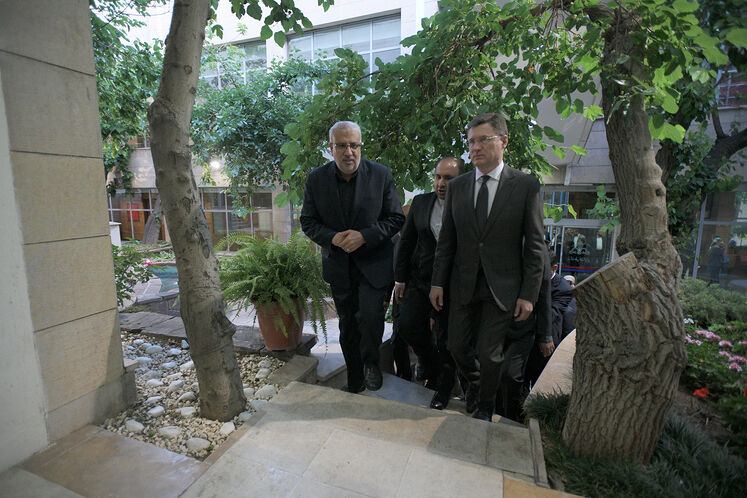 استقبال جواد اوجی، وزیر نفت از الکساندر نواک، معاون نخست‌وزیر روسیه