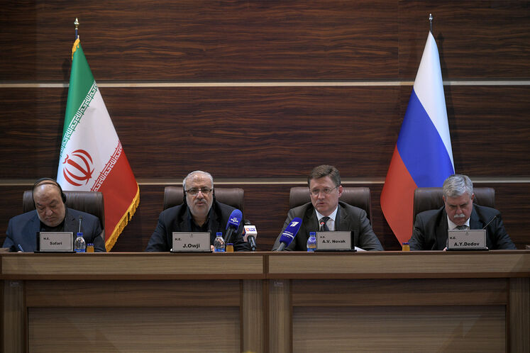 ملاقات جواد اوجی، وزیر نفت و الکساندر نواک، معاون نخست‌وزیر روسیه