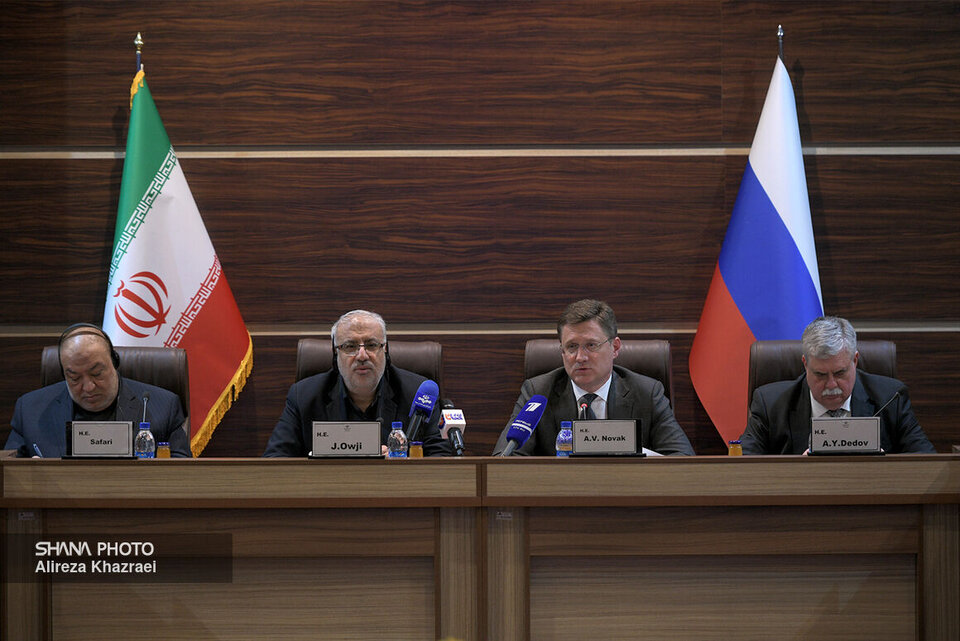 Iran, Russia delegations discuss cooperation in energy sector