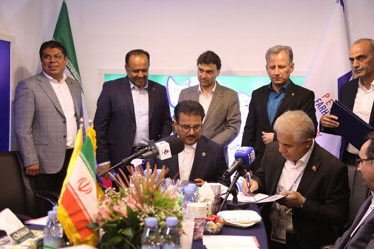 آیین امضای تفاهمنامه همکاری انجمن سازندگان تجهیزات صنعت نفت ایران و هلدینگ پتروفرهنگ