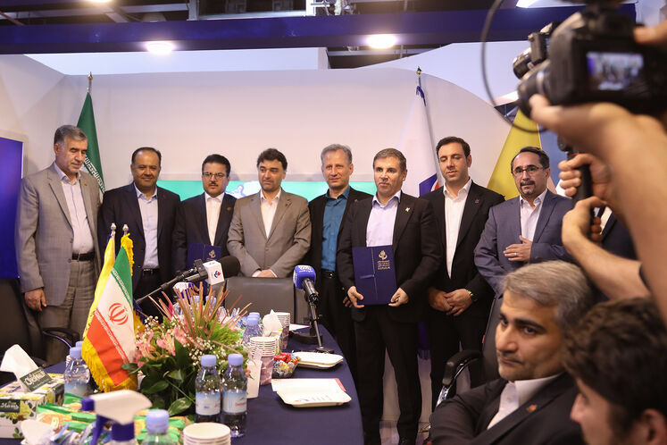 آیین امضای تفاهمنامه همکاری انجمن سازندگان تجهیزات صنعت نفت ایران و هلدینگ پتروفرهنگ