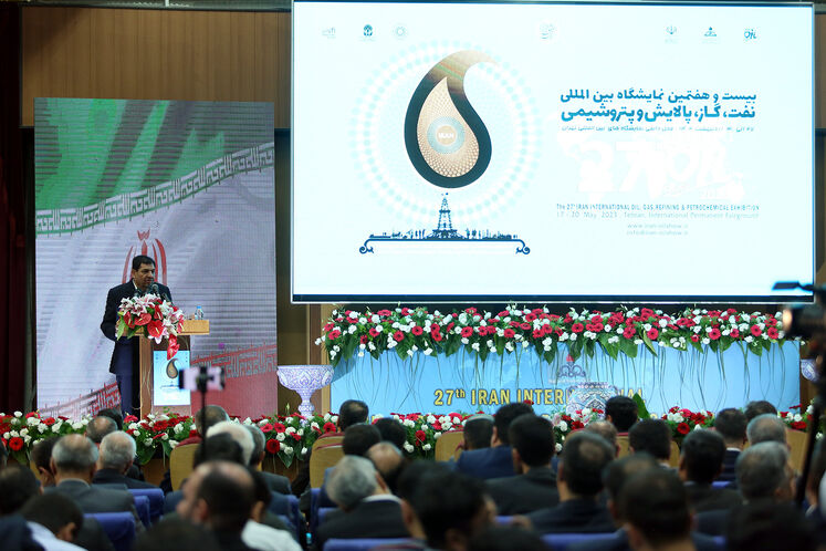 محمد مخبر، معاون اول رئیس‌جمهوری در آیین رسمی گشایش بیست‌وهفتمین نمایشگاه بین‌المللی نفت، گاز، پالایش و پتروشیمی