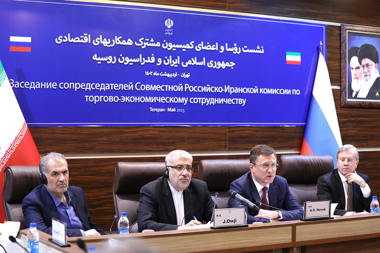 Iran, Russia sign 10 MoUs, agreements on oil cooperation