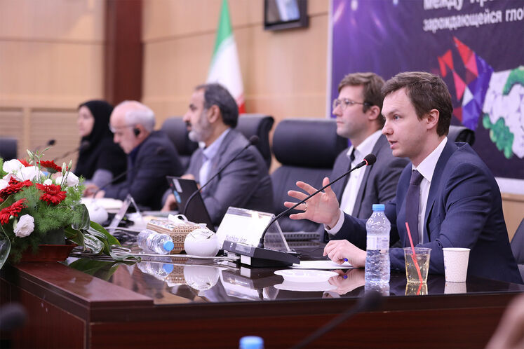 نشست تخصصی همکاری‌ ایران و روسیه در زمینه‌یابی پویایی‌های نوظهور انرژی جهانی