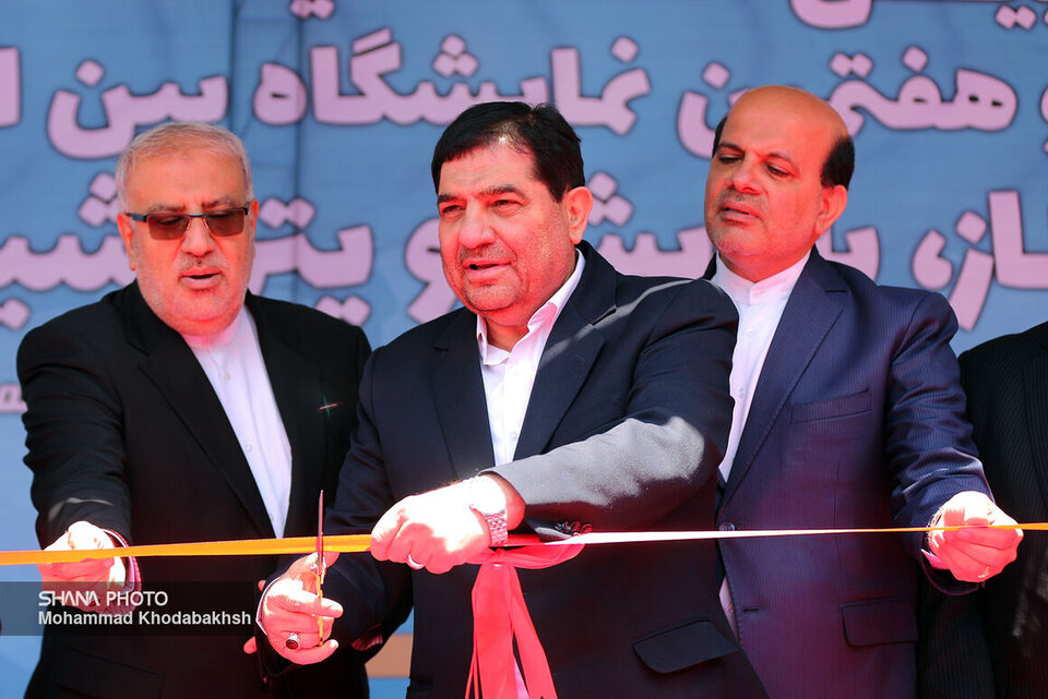 بیستوهفتمین نمایشگاه بینالمللی نفت، گاز، پالایش و پتروشیمی آغاز بهکار کرد بیستوهفتمین نمایشگاه بینالمللی نفت، گاز، پالایش و پتروشیمی آغاز بهکار کرد