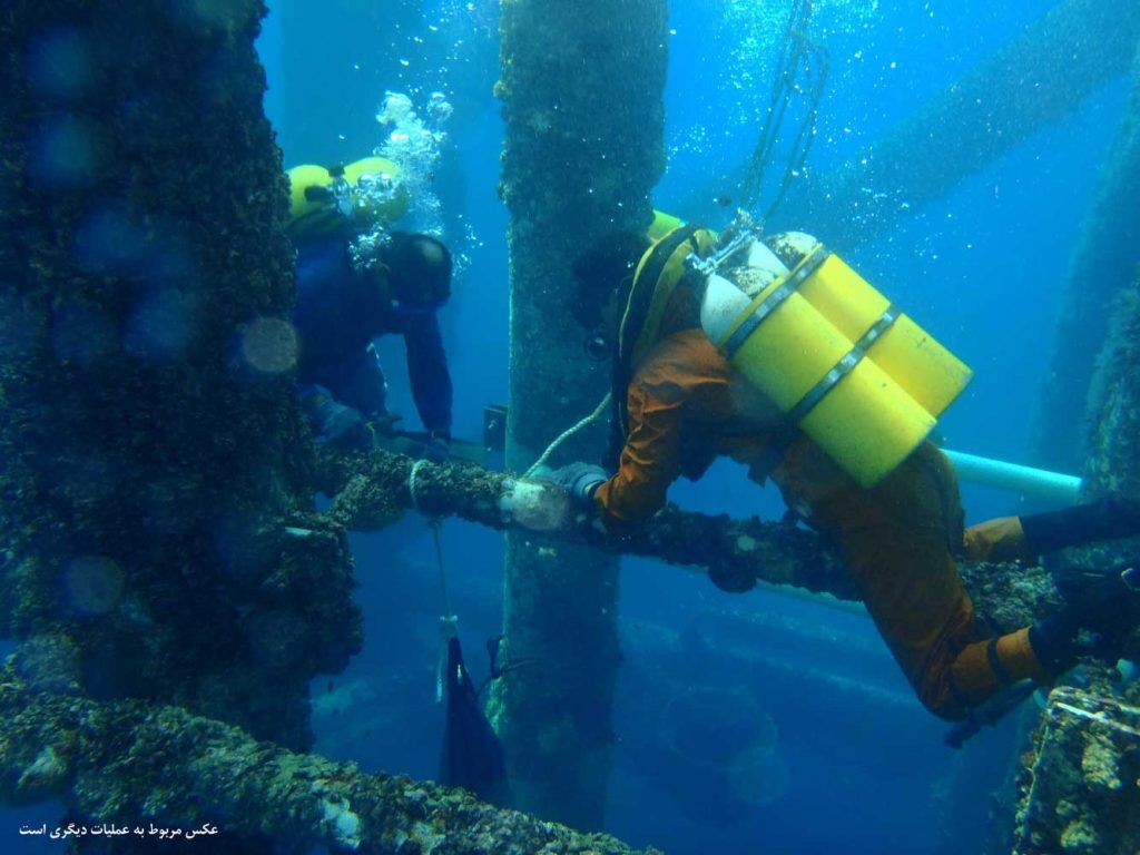 رفع نشتی از خط لوله نفت در عمق بیش از 60 متری آبهای خلیجفارس انجام شد