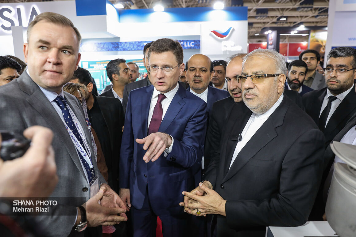 معاون نخست‌وزیر روسیه از بیست‌وهفتمین نمایشگاه بین‌المللی نفت ایران بازدید کرد
