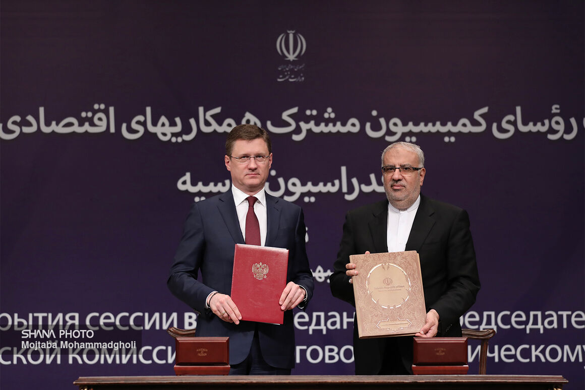 Iran, Russia sign 10 cooperation agreements, MoUs