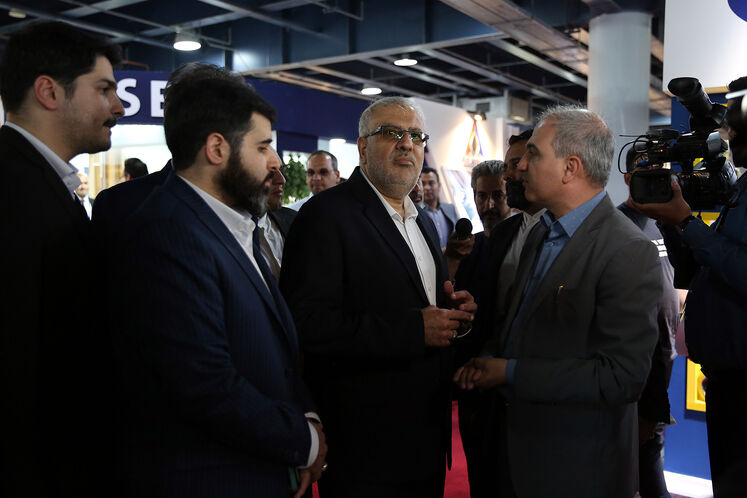 بازدید جواد اوجی، وزیر نفت از سالن ۳۱ دومین روز بیست‌وهفتمین نمایشگاه بین‌المللی نفت، گاز، پالایش و پتروشیمی