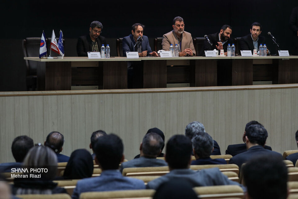 اولویت نخست معاونت علمی ریاست جمهوری صنعت نفت است اولویت نخست معاونت علمی ریاست جمهوری صنعت نفت است