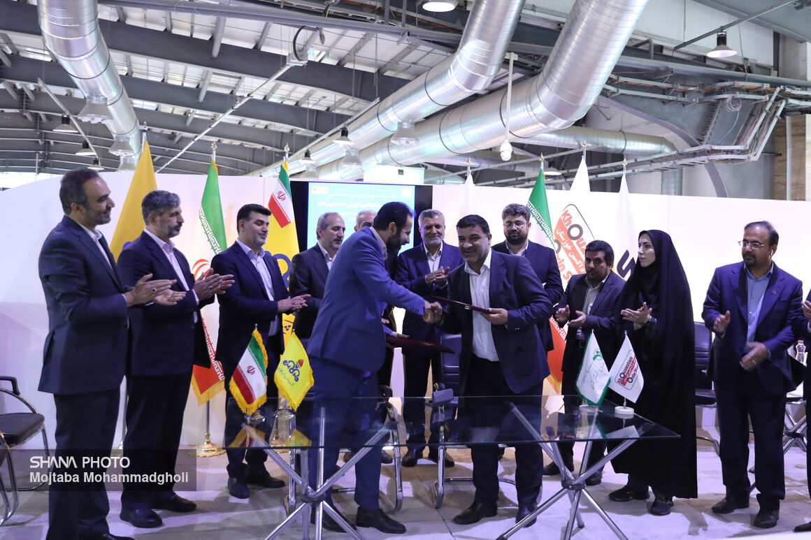 آیین امضای قرارداد شرکت مهندسی و توسعه گاز و فولاد اکسین خوزستان
