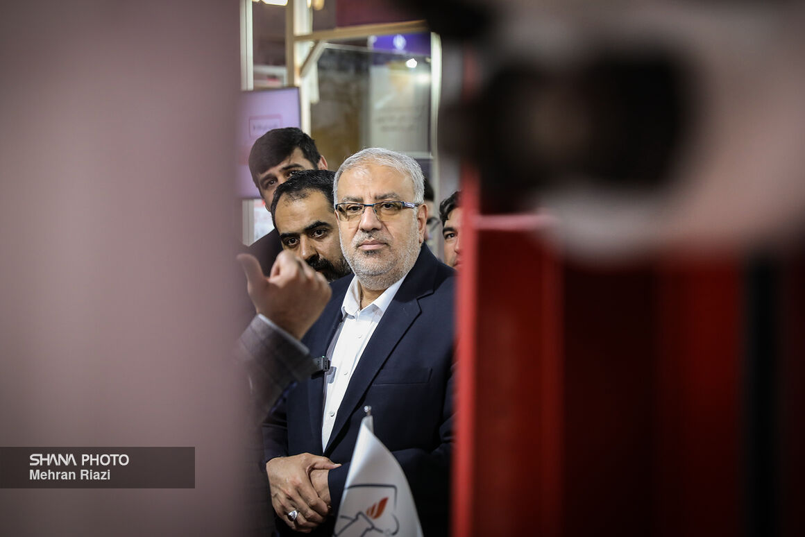Owji visits Iran Oil Show 2023