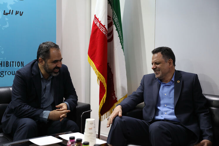 جلیل سالاری، مدیرعامل شرکت ملی پالایش و پخش فرآوردههای نفتی و علی فروزنده، مدیرکل روابط عمومی وزارت نفت