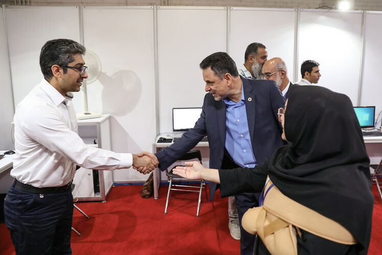 بازدید جلیل سالاری، مدیرعامل شرکت ملی پالایش و پخش فرآوردههای نفتی از ستاد خبری  بیستوهفتمین نمایشگاه بینالمللی نفت، گاز، پالایش و پتروشیمی