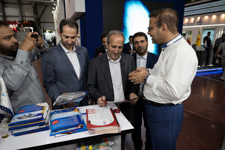 بازدید مجید چگنی، مدیرعامل شرکت ملی گاز ایران از نمایشگاه نفت بیست‌وهفتم
