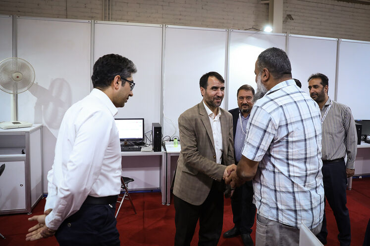 بازدید مرتضی شاهمیرزایی، معاون وزیر و مدیرعامل شرکت ملی صنایع پتروشیمی  از ستاد خبری بیستوهفتمین نمایشگاه بینالمللی نفت