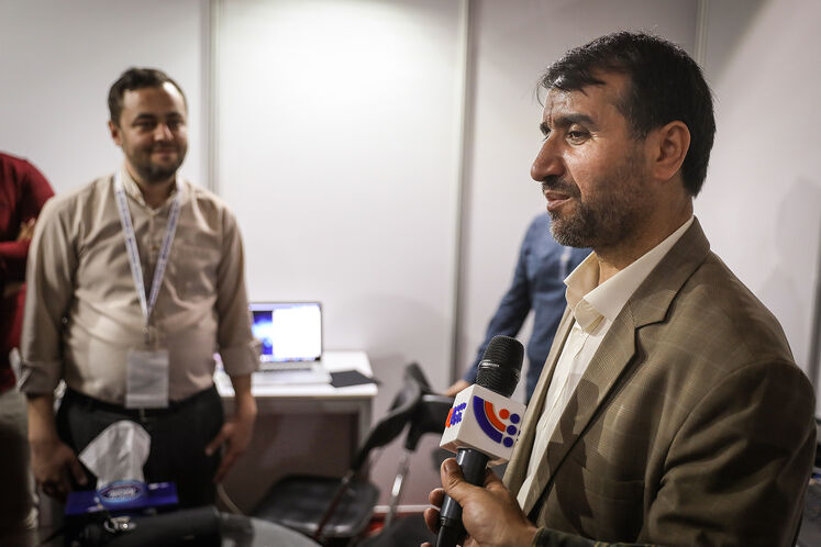 بازدید مرتضی شاهمیرزایی، معاون وزیر و مدیرعامل شرکت ملی صنایع پتروشیمی  از ستاد خبری بیستوهفتمین نمایشگاه بینالمللی نفت