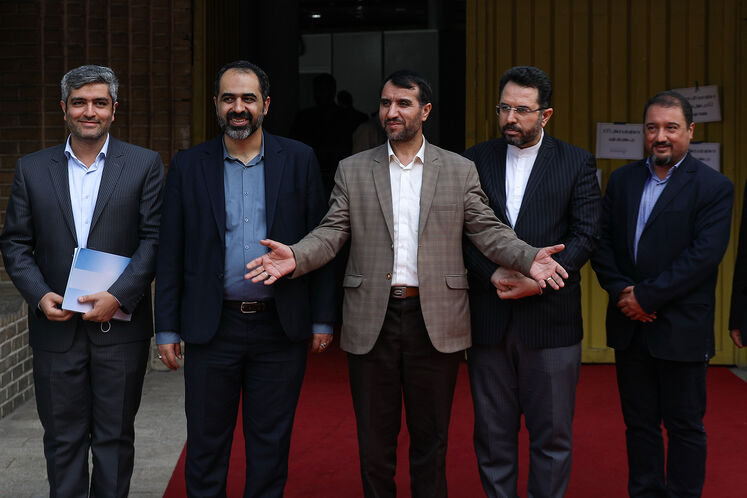 بازدید مرتضی شاهمیرزایی، معاون وزیر و مدیرعامل شرکت ملی صنایع پتروشیمی  از ستاد خبری بیستوهفتمین نمایشگاه بینالمللی نفت