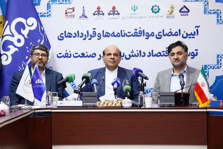 امضای ۱۷۰ قرارداد، تفاهم و توافقنامه در بیستوهفتمین نمایشگاه نفت تهران