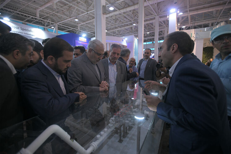 بازدید وزیر نفت از روز پایانی بیست‌وهفتمین نمایشگاه بین‌المللی صنعت نفت