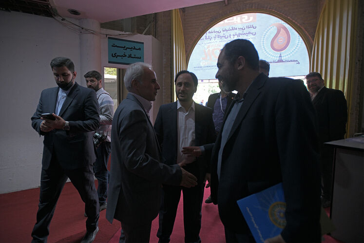 بازدید علی بهادری جهرمی، سخنگوی دولت از ستاد خبری بیستوهفتمین نمایشگاه نفت
