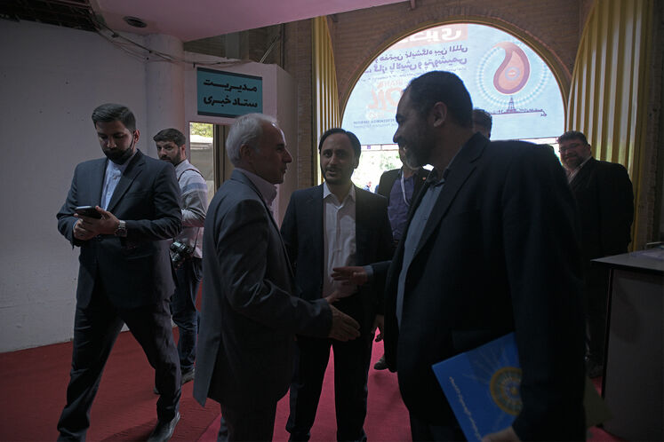 بازدید علی بهادری جهرمی، سخنگوی دولت از ستاد خبری بیست‌وهفتمین نمایشگاه نفت