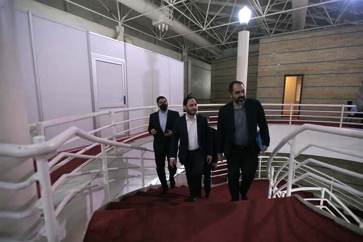 بازدید علی بهادری جهرمی، سخنگوی دولت از ستاد خبری بیستوهفتمین نمایشگاه نفت
