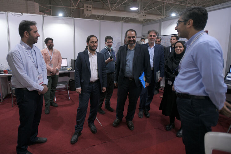 بازدید علی بهادری جهرمی، سخنگوی دولت از ستاد خبری بیستوهفتمین نمایشگاه نفت