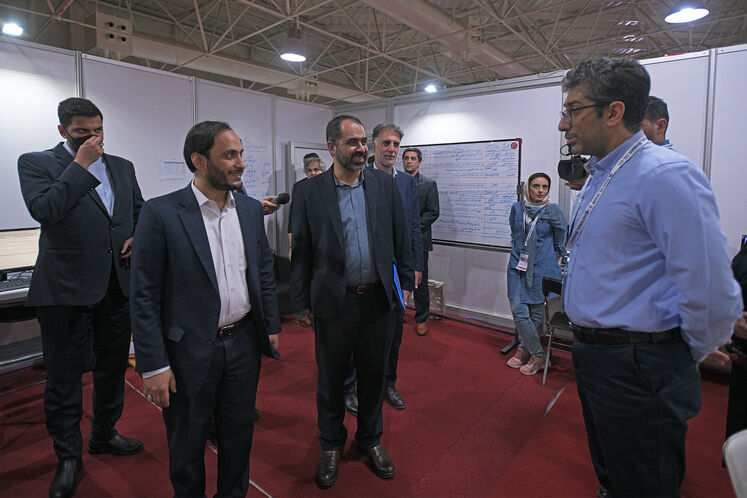 بازدید علی بهادری جهرمی، سخنگوی دولت از ستاد خبری بیستوهفتمین نمایشگاه نفت