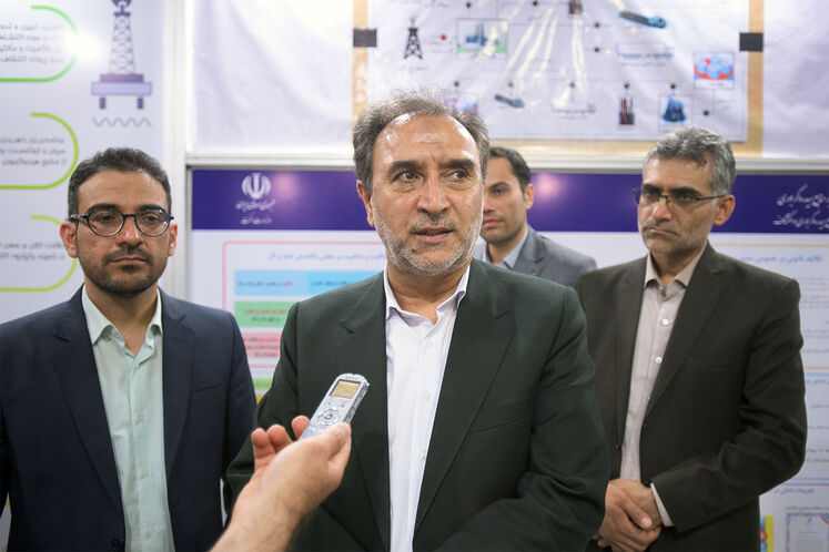 بازدید محمد دهقان، معاون حقوقی رئیس‌جمهوری  از روز پایانی بیست‌وهفتمین نمایشگاه بین‌المللی نفت