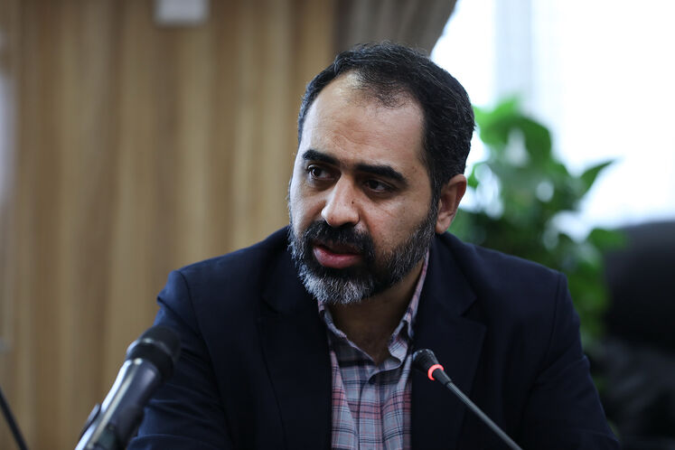 علی فروزنده ، مدیرکل روابط عمومی وزارت نفت در نشست شورای فرهنگی وزارت نفت