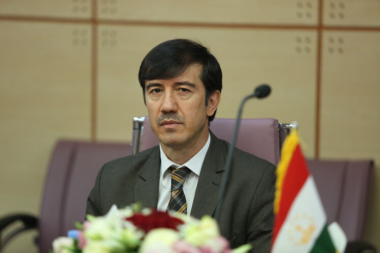 نشست مشترک مدیران پژوهشگاه صنعت نفت و مدیران معاونت امور بینالملل وزارت نفت با سفیران کشورهای مستقل همسود (CIS)