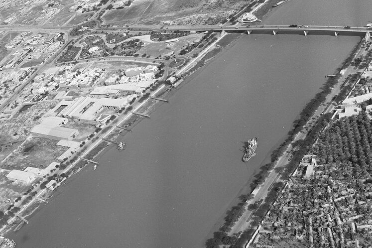 نمای هوایی آبادان و خرمشهر، اروندرود 
عکس: منوچهر پروین