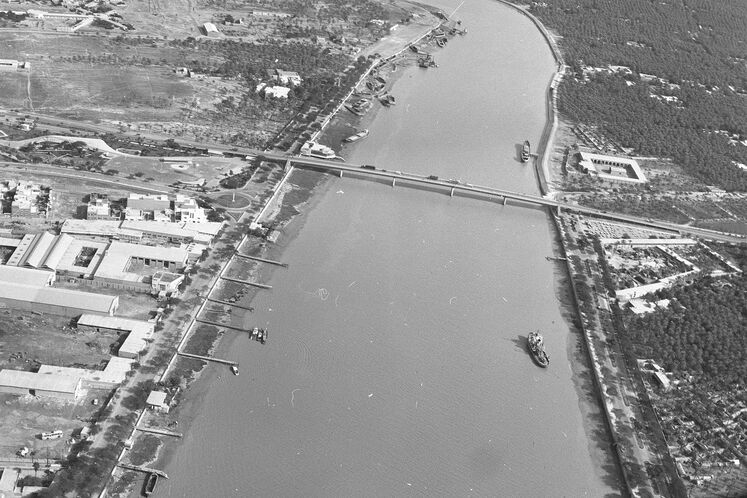 نمای هوایی آبادان و خرمشهر، اروندرود 
عکس: منوچهر پروین